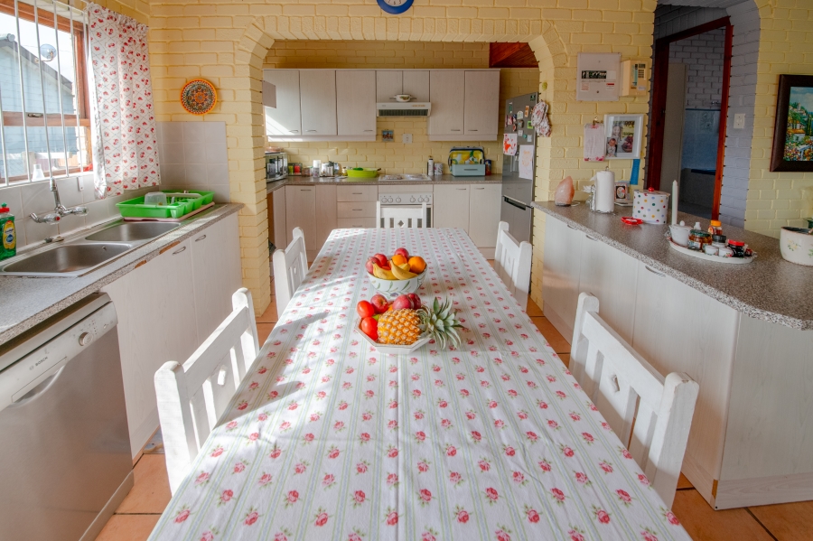 2 Bedroom Property for Sale in Pringle Bay Western Cape